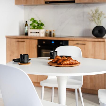 Apartamenty Fuzja - Komfortowe Mieszkania Blisko Centrum Lodzi Garaz Esterno foto