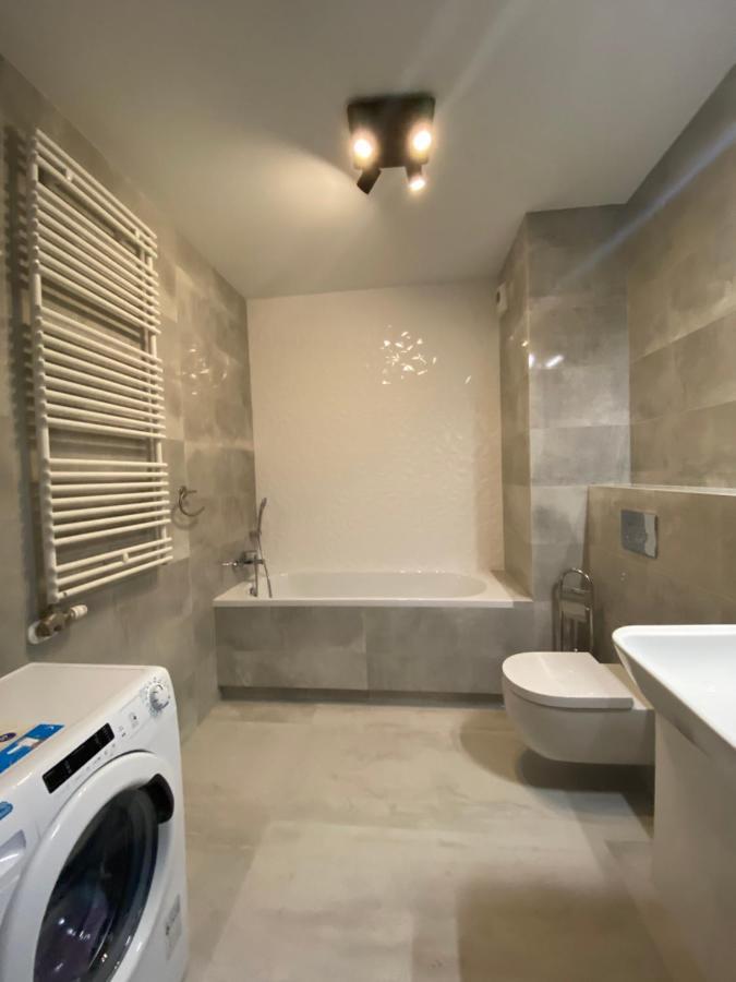 Apartamenty Fuzja - Komfortowe Mieszkania Blisko Centrum Lodzi Garaz Esterno foto