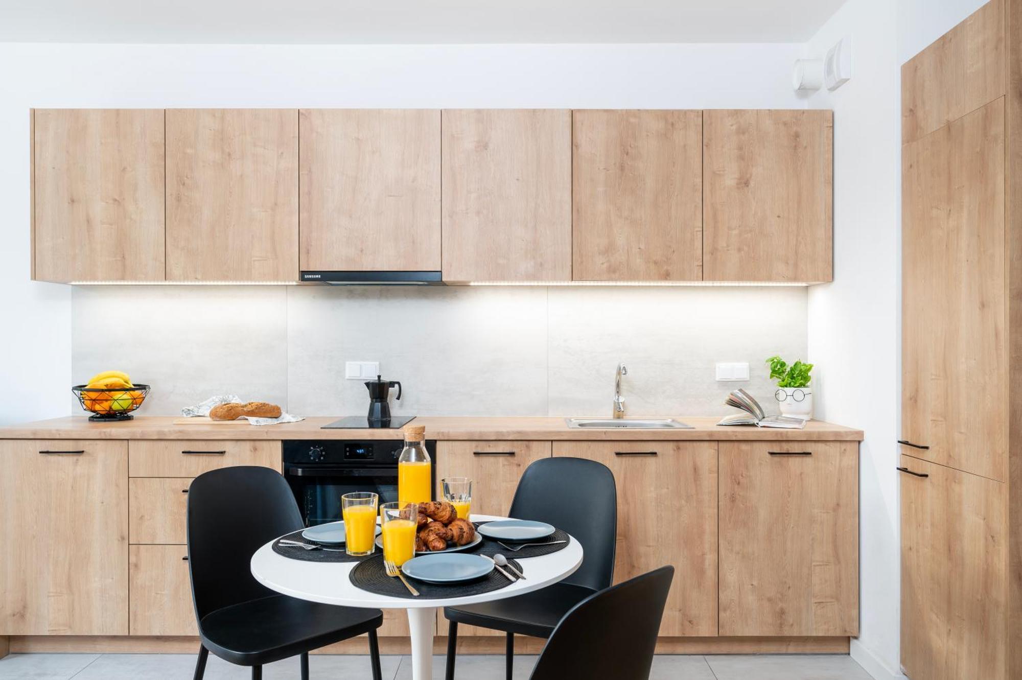 Apartamenty Fuzja - Komfortowe Mieszkania Blisko Centrum Lodzi Garaz Esterno foto