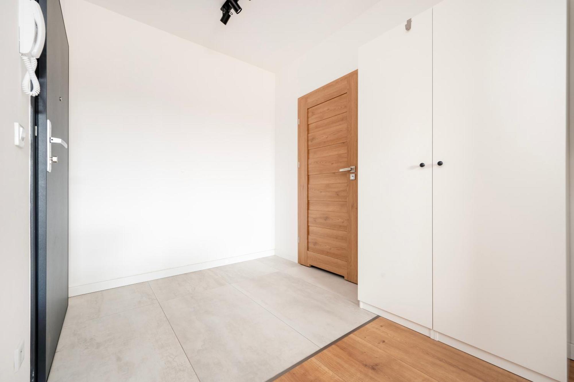 Apartamenty Fuzja - Komfortowe Mieszkania Blisko Centrum Lodzi Garaz Esterno foto