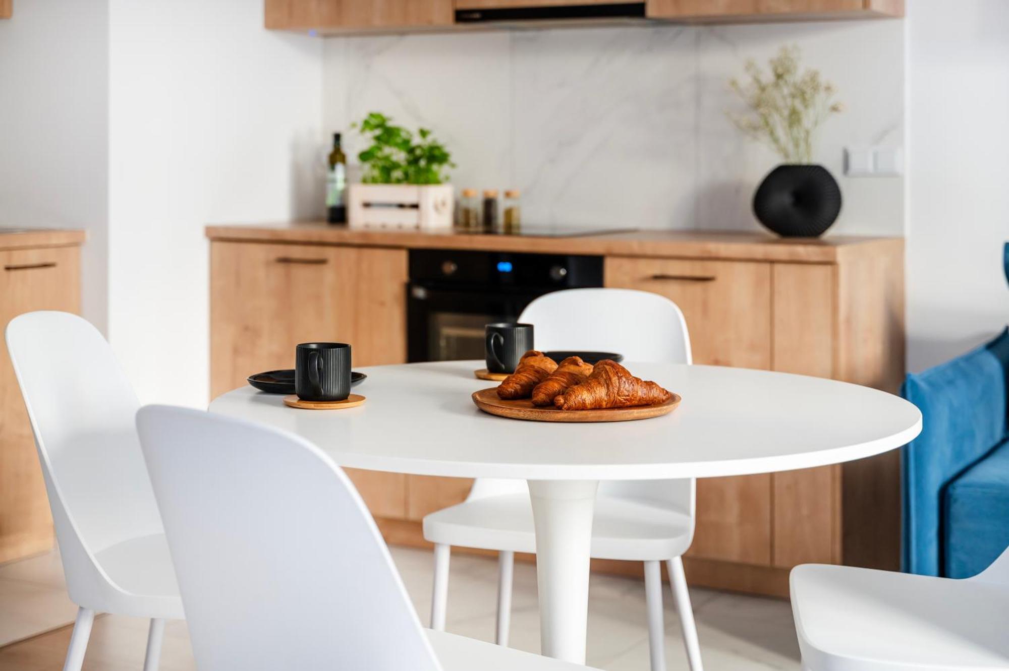 Apartamenty Fuzja - Komfortowe Mieszkania Blisko Centrum Lodzi Garaz Esterno foto
