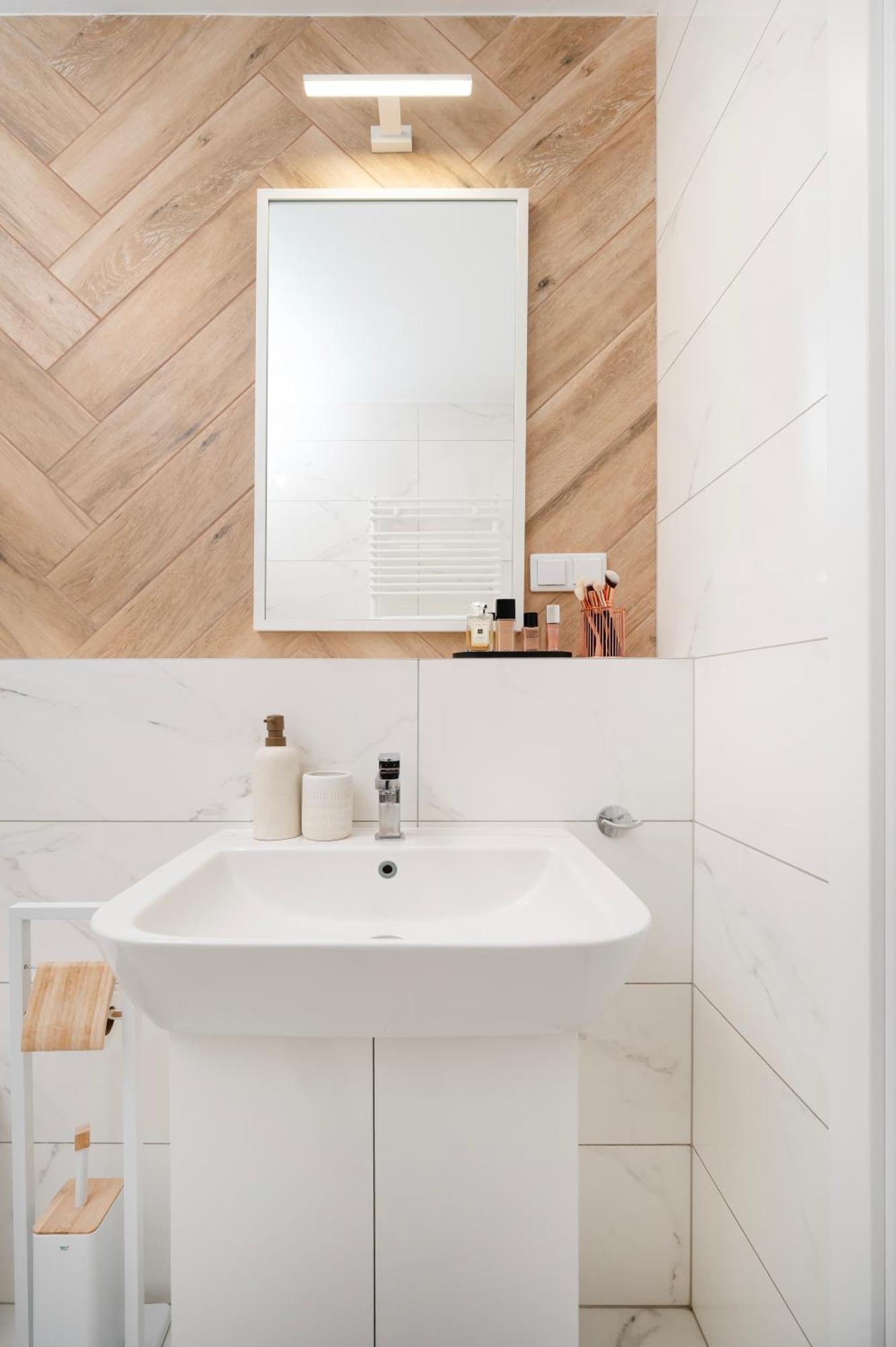 Apartamenty Fuzja - Komfortowe Mieszkania Blisko Centrum Lodzi Garaz Esterno foto
